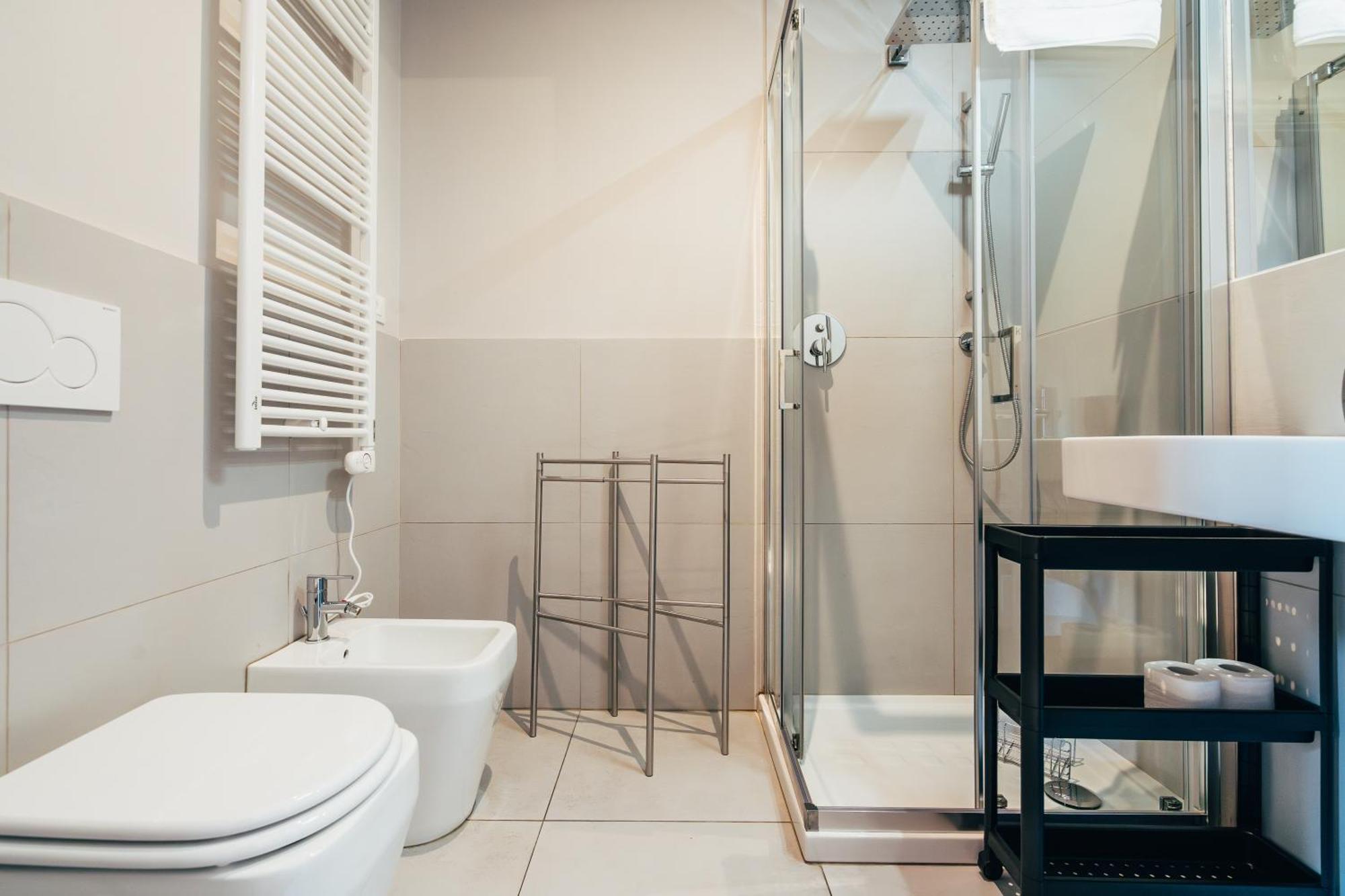 Bologna Suites - Private Bathroom Ngoại thất bức ảnh