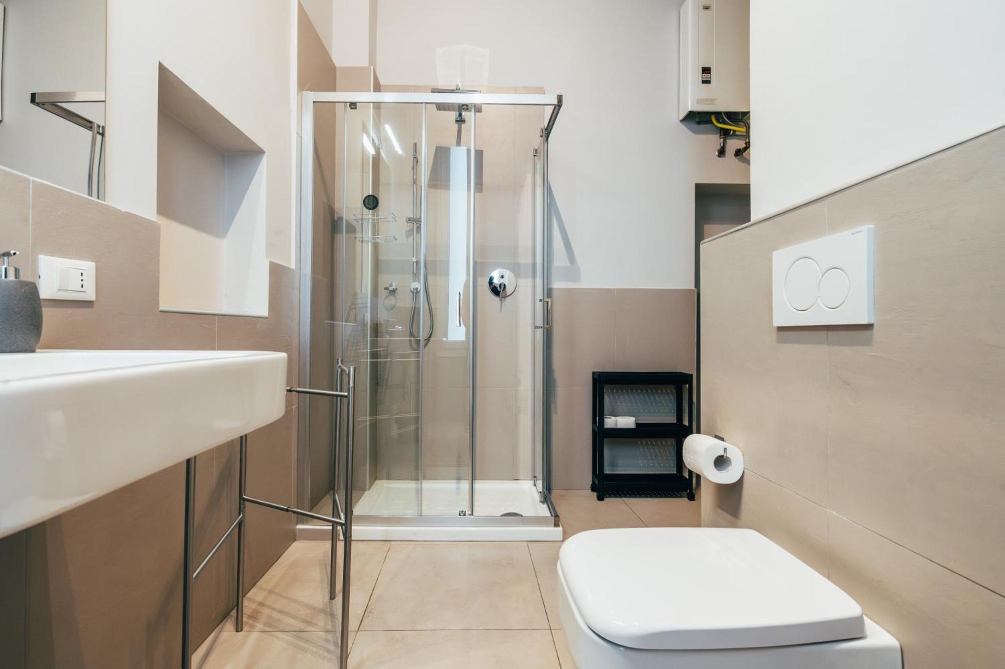 Bologna Suites - Private Bathroom Ngoại thất bức ảnh