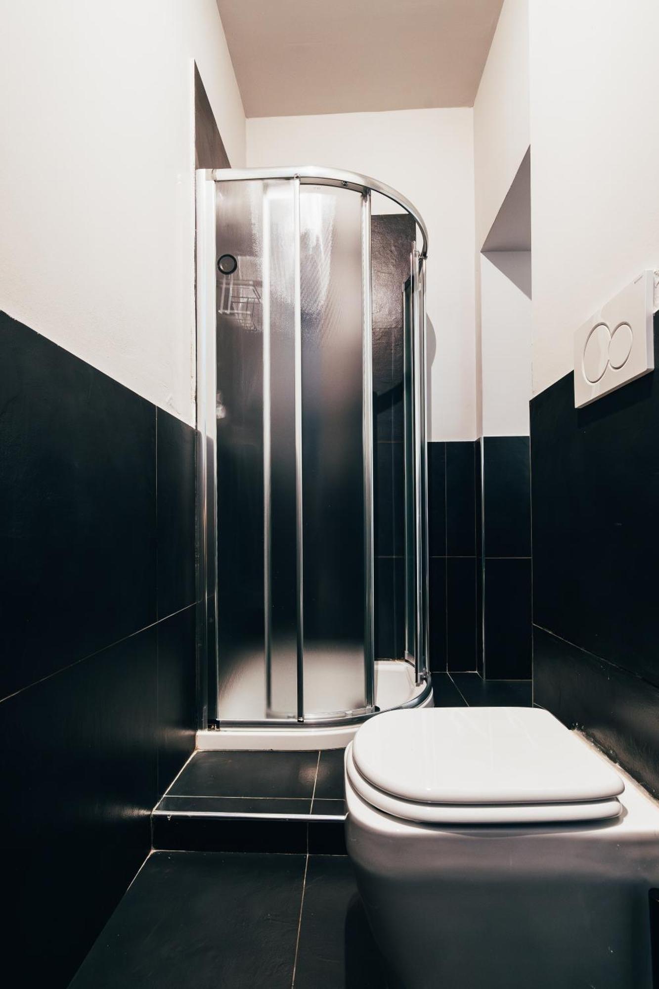 Bologna Suites - Private Bathroom Ngoại thất bức ảnh